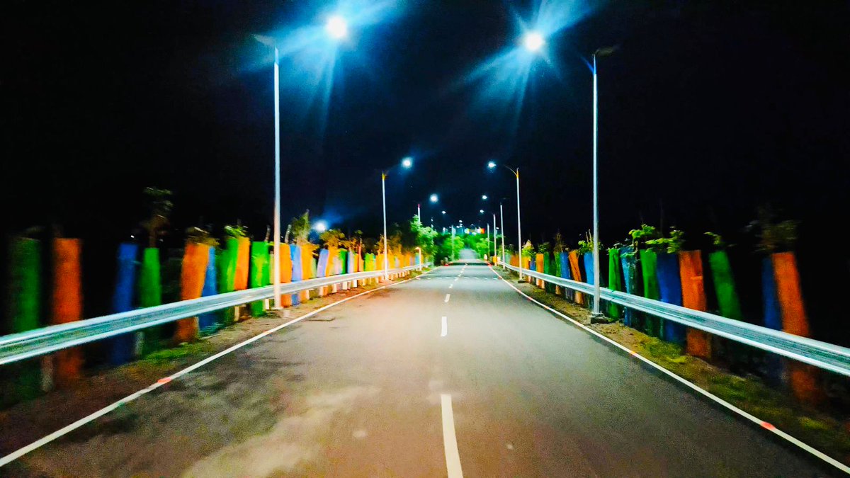 TS_REDCO's tweet photo. With the progressive initiatives of Hon'ble CM KCR garu Telangana is implementing solar lighting in villages.

Mukhra (K) Gram Panchayat of Adilabad district have installed 160 solar streetlights with a budget of 25 lakhs. 
Mukra K is the first village in the State to generate power on its own. The gram panchayat recently purchased two solar panels and integrated them with the State grid. The panels generate 6 kilowatts (KW) of power which is more than sufficient for street lamps.

 #TelanganaModel  #SolarEnergy ✨️