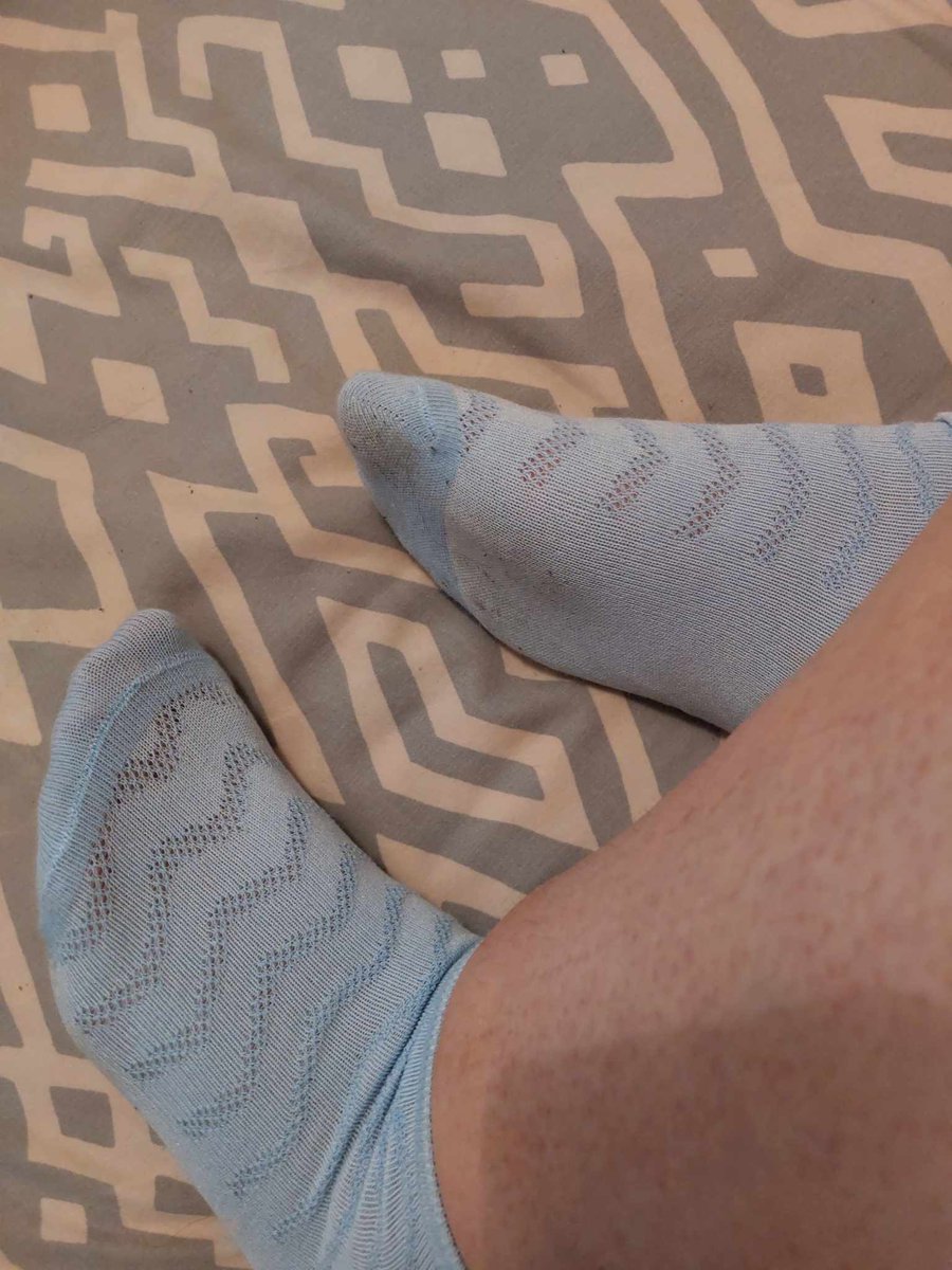 StellaOFTextes's tweet photo. Tu aimes mes chaussettes ? Si tu veux voir ce qu'il y a dessous, viens en privé et abonne toi sur mon OnlyFans ...
https://t.co/xWSSimR9u4
#Feet #Foot #Pied #Pieds #Chaussettes #Sock #OnlyFans #PhotoPied #FeetPic https://t.co/DnXmfPMNDJ