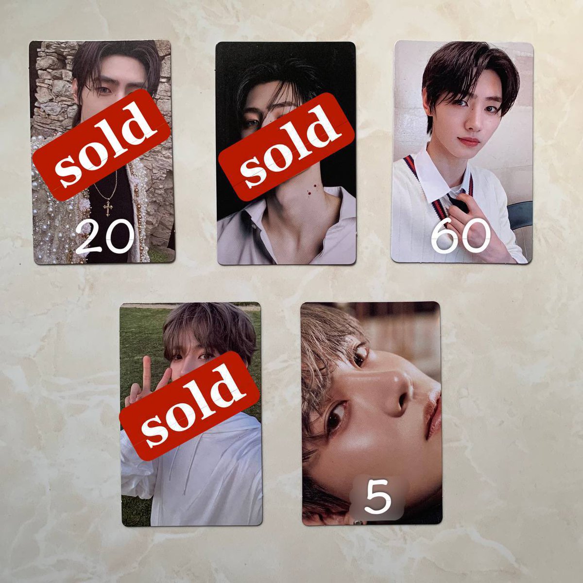 sant0pia's tweet photo. BUMP❗️
-availability refer pictures
-jungwon all sold
-can buy 1 pc

#pasarENHYPEN #pasarENHYPENmy https://t.co/AyVS7Tjiew