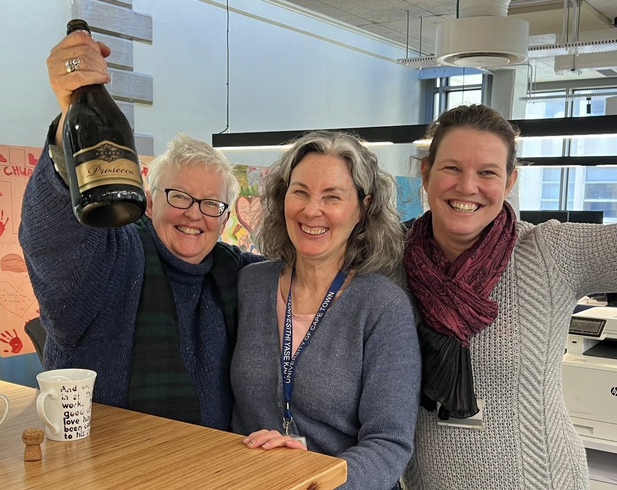 MucosalGroup's tweet photo. #Celebrating publication of your first paper is cause for a toast 🥂 Congratulations @felicitywww1 -#deination for #change #interdisciplinary #biomedical #art #PublicHealth @DTHF_SA @UCTIDM @UCT_SPH @FrontiersIn #sfte #words_are_too_small https://t.co/xVD9lwsvz8