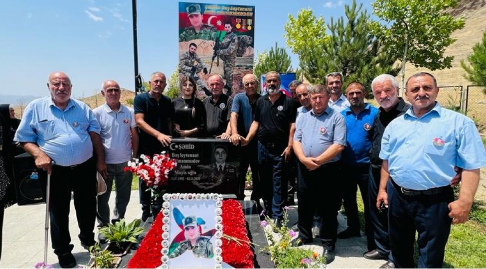 ikisahilnews's tweet photo. 🇦🇿 44 günlük #Vətən müharibəsində #Azərbaycan əsgəri dünyaya sübut etdi ki, onun Vətəni nə qədər müqəddəsdir. Növbəti #mövlud günü qeyd edilən #igid oğullarımızdan biri #şəhid baş leytenant Amin Gülməmmədovdur...
🔗 Ətraflı: https://t.co/gv5bXmh35P https://t.co/LaU6K4U79o