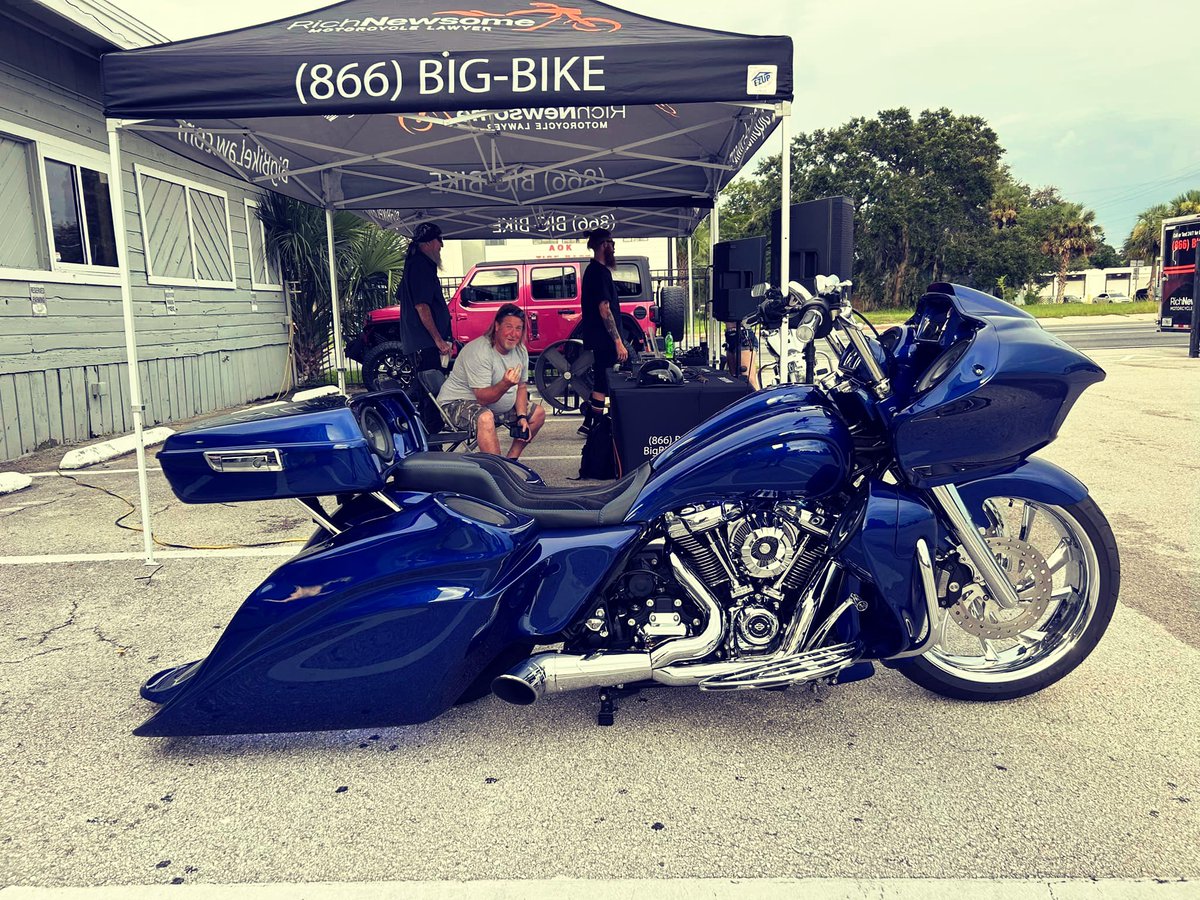Smt_MachiningCo's tweet photo. This Fat Tire build will definitely turn some heads! 21x5.5 Villas.
#smtwheels #smtmachining #ridewiththebest #harleydavidson #fattirebagger #roadglide #shark https://t.co/Etc7s0gMFO