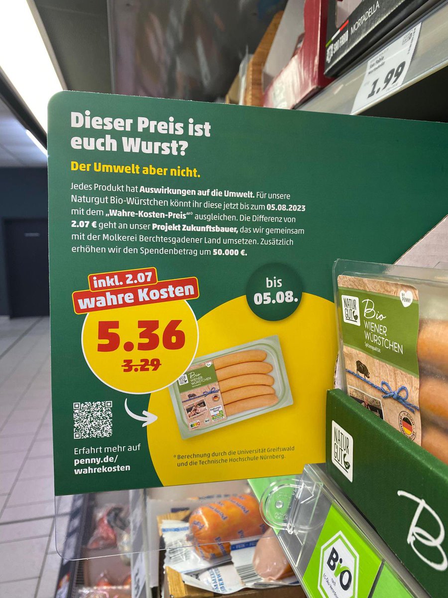 HoMaBiLe's tweet photo. Forschung zum Anfassen 🛒🤩

➡️Wir haben lange darauf hingearbeitet 🤓💪!
Unsere Forschungsergebnisse 📊 zum Thema “Wahre Preise” könnt Ihr aktuell deutschlandweit in den Lebensmittelmärkten von #PENNY sehen 👀.

➡️ Weitere ℹ️nfos zur Kampagne: https://t.co/X4k0PSoZuF https://t.co/yKCTFGgfyg