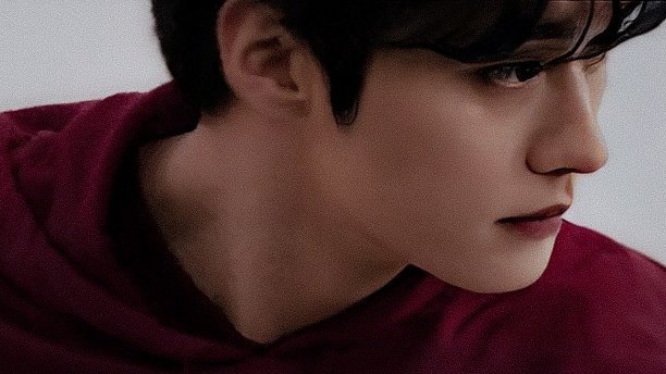 xianscript's tweet photo. my dear crimson,
hyunho au

he used writing as an escape to see the rising cave. dear words of his became the sweet letter of sin—questions wished to be answered spill like a leaking pen.

 aches became so ancient, as crimson collides under the searing skin. https://t.co/TLRbRJrJid