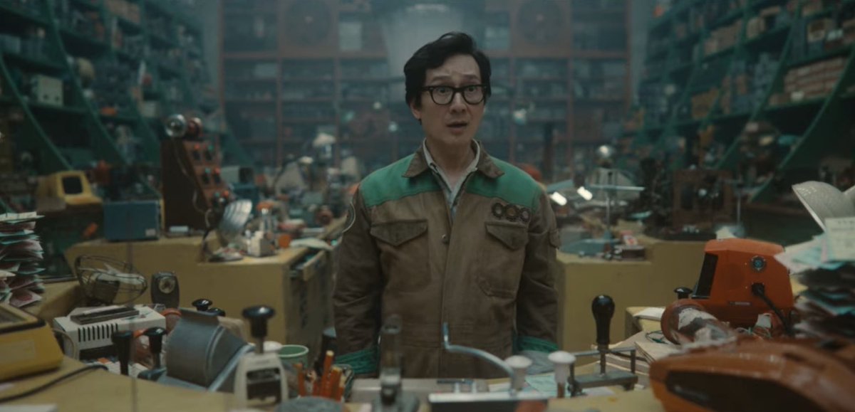 DiscussingFilm's tweet photo. First look at Ke Huy Quan in ‘LOKI’ Season 2. https://t.co/ZVdJAUJt6C