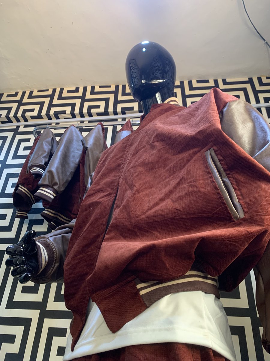 DirectorABC_'s tweet image. Hi Boss, my name is Buchi, i own a clothing brand @LugarFelizBrand, we make really great urban wears, we brand and package for the Nigerian &amp;amp; abroad fashion market, we are based in Lagos, you can also check us here: lugarfeliz.ng Thank you for this opportunity Boss.