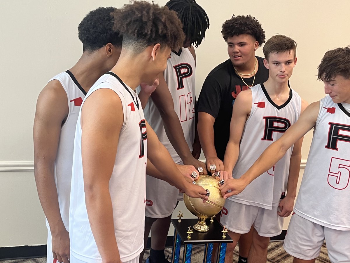 HOOP DAWGS tweet media