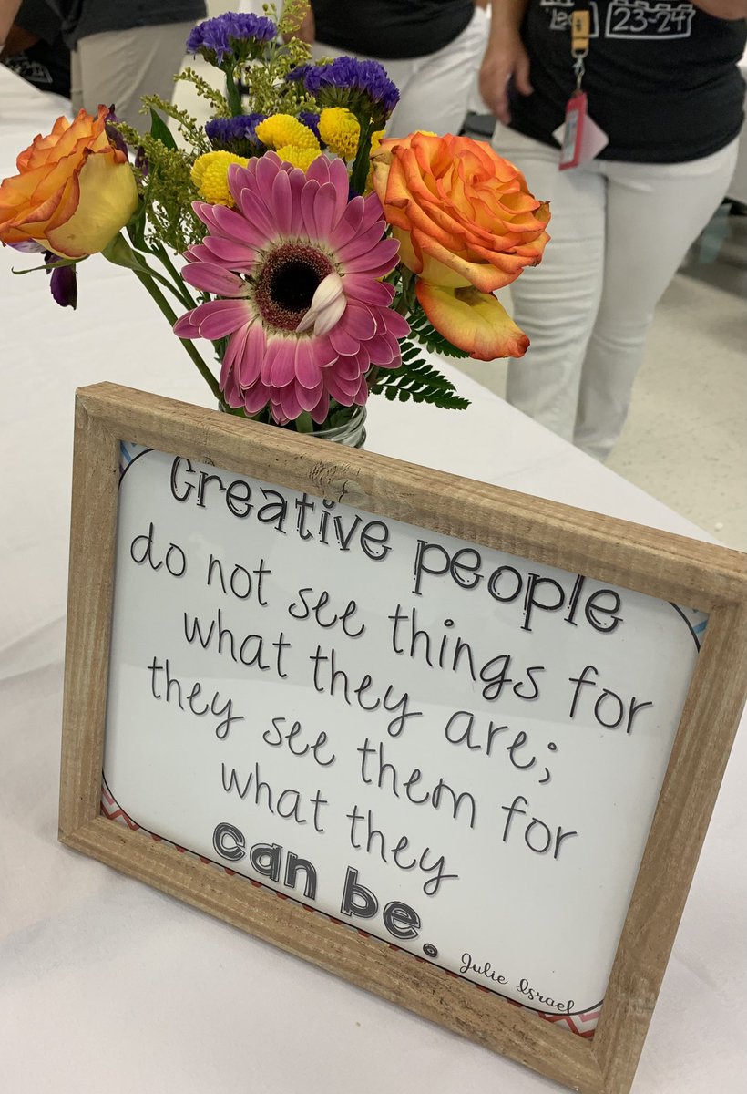 VaughanRockets's tweet photo. Inspirational quotes, fresh flowers &amp; breakfast…thank you @VESFoundation  for starting our Monday in such a positive way! We appreciate all you do for us! #SOARon https://t.co/0OuTt2Qio9