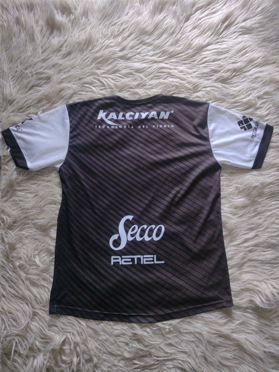 Garzi_MG's tweet photo. @ShirtSellerList Bayer S £30
Platense XXL £25 https://t.co/tfHpNYDHii