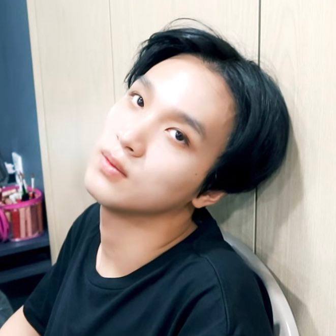 haechanconfess's tweet photo. pusing banget haechan ganteng bgt SJSJSJSJJSJSJS. pengen teriak satu dunia mempertanyakan “kenapa lo cakep bgt hello?!?!?” HAECHAN MAU HAECHAN. kita semua butuh haechan di setiap kecamatan minimal ada 20 biji😭😭😭☝🏻 https://t.co/OHxcyraC7K