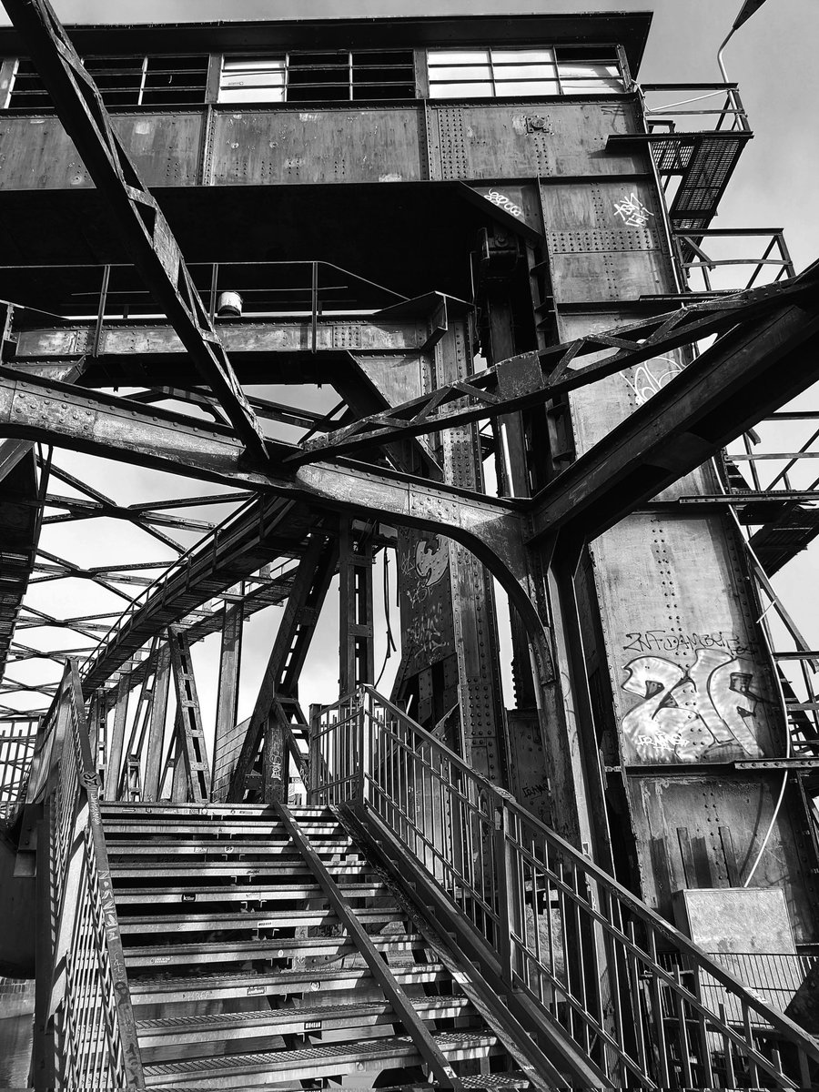 Vladix_Official's tweet photo. Metal art #art #artwork #artgallery #artist #photo #metal #photo #photography #photooftheday #PhotographyIsArt #Motivation #Germany #Magdeburg #TwitterX #blackwhite #mylife #love #mylove #myworld #mymind #myart #mystile #LifeIsBeautiful #GoodVibesOnly #lifeisart https://t.co/ccHZFkRd32