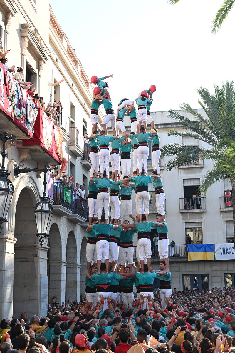 Dades de <a href="/barometreCAST/">BARÒMETRE CASTELLER</a>: <a href="/Verds/">Castellers de Vilafranca</a>, <a href="/JoveDeTarragona/">Colla Jove de Tarragona</a>,
<a href="/xiquetstgn/">Xiquets de Tarragona</a>, <a href="/nensdelvendrell/">Nens del Vendrell</a>,
<a href="/bordegassos/">Bordegassos de Vilanova</a>, <a href="/DeMediona/">Castellers de Mediona</a>,
<a href="/xiquetsvs/">Xiquets de Vila-seca</a> i <a href="/manyacsparets/">Manyacs de Parets</a>
presenten novetats: 👉revistacastells.cat/2023/07/doble-… 
#castells #Casteller