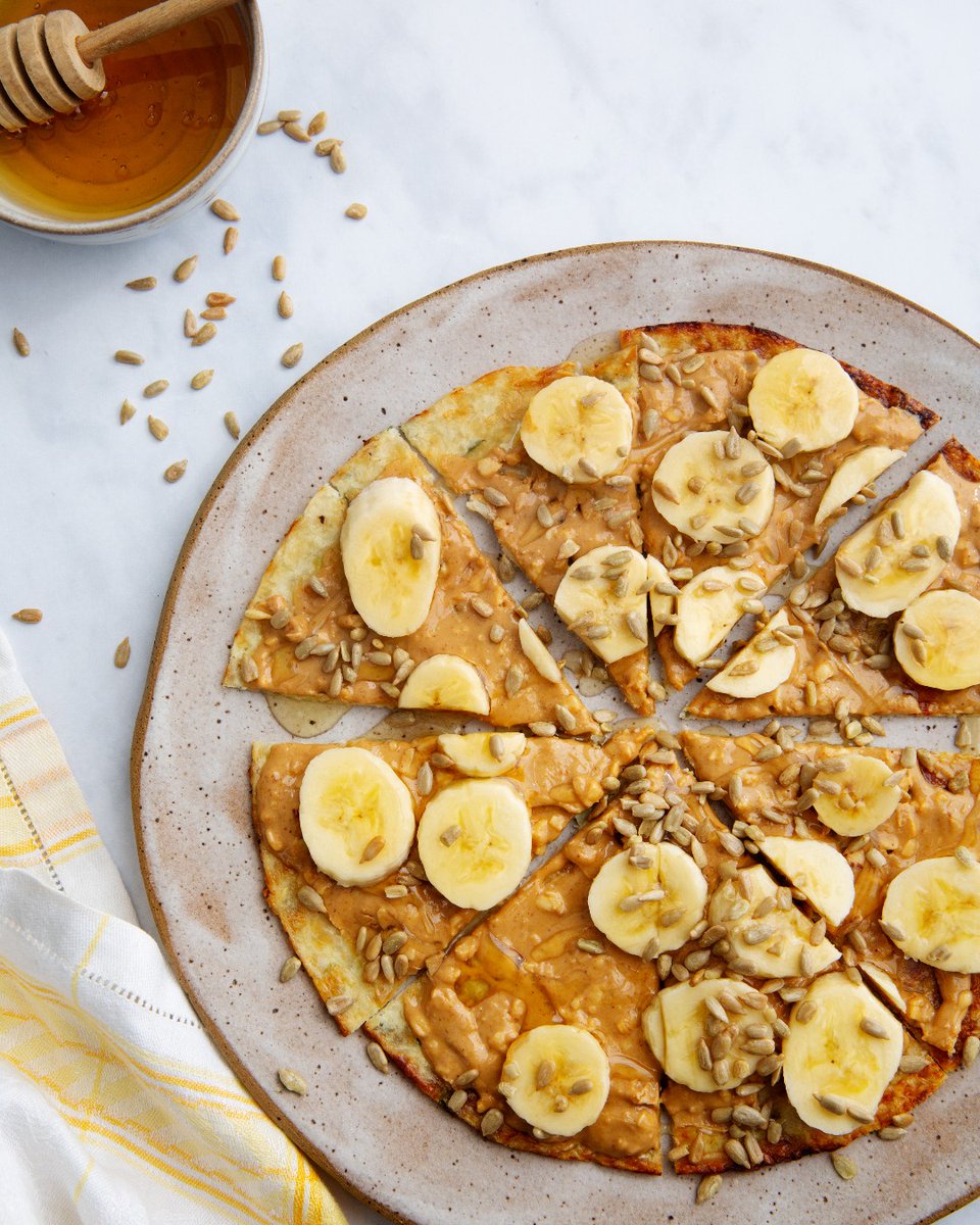 Dive into summer fun with the perfect poolside snack for kids! Simply use your favorite Cali'Foods crust, your choice of nut or seed butter, and sliced bananas! It's a customizable, nutritious, and delicious treat that will keep them energized and satisfied all day long😋