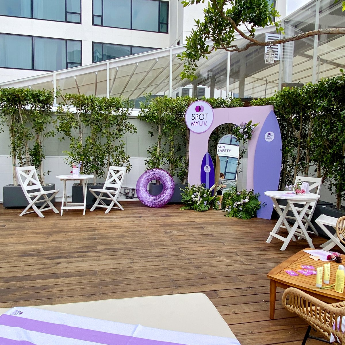 Just California dreaming back to those staycation vibes
#SPOTMYUV #StaycationSquad #PoolParty #WestHollywood