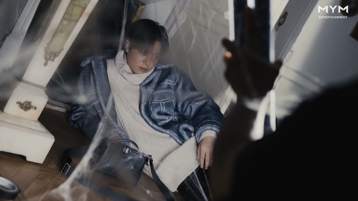 NOT REAL tweet media