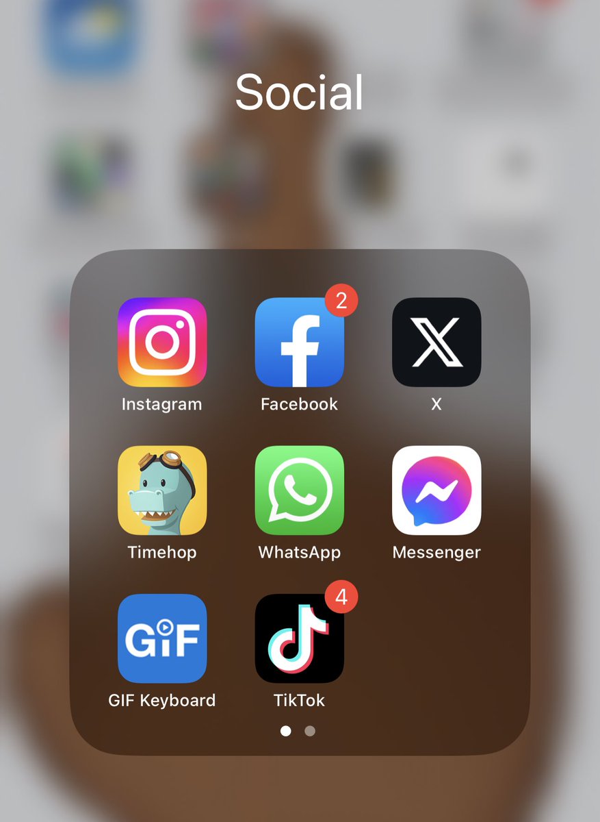 HarlemVeeAye's tweet photo. i didn’t even realize the logo changed. Looked at my phone like wtf is X?? https://t.co/X46qKSMeSg