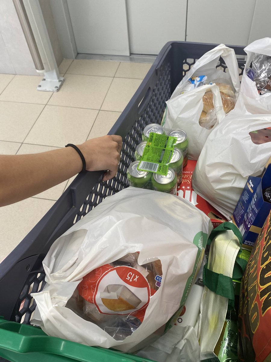 si lo estoy llevando yo, POR Q PONES LA MANOOOOOO