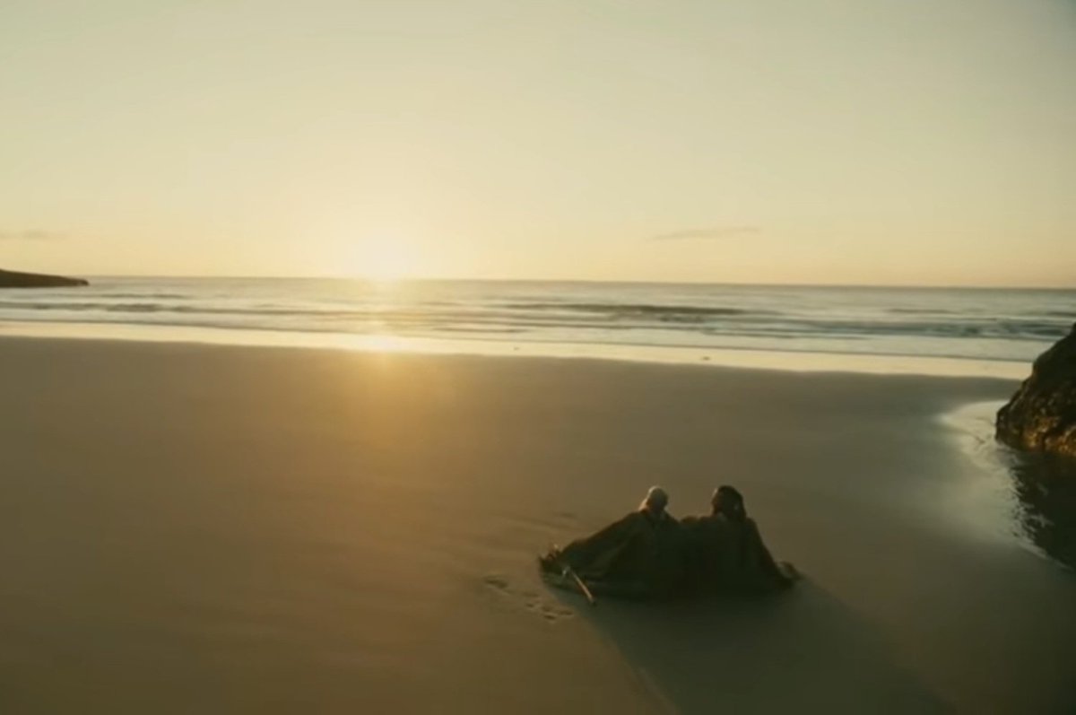 MichaelBarham6's tweet photo. @HistoryVikings can you explain this? No one on the internet is talking about it. Footprints purposely have to be removed, symbolism? Are they elves? Wtf lol https://t.co/H9A9jGV6jY