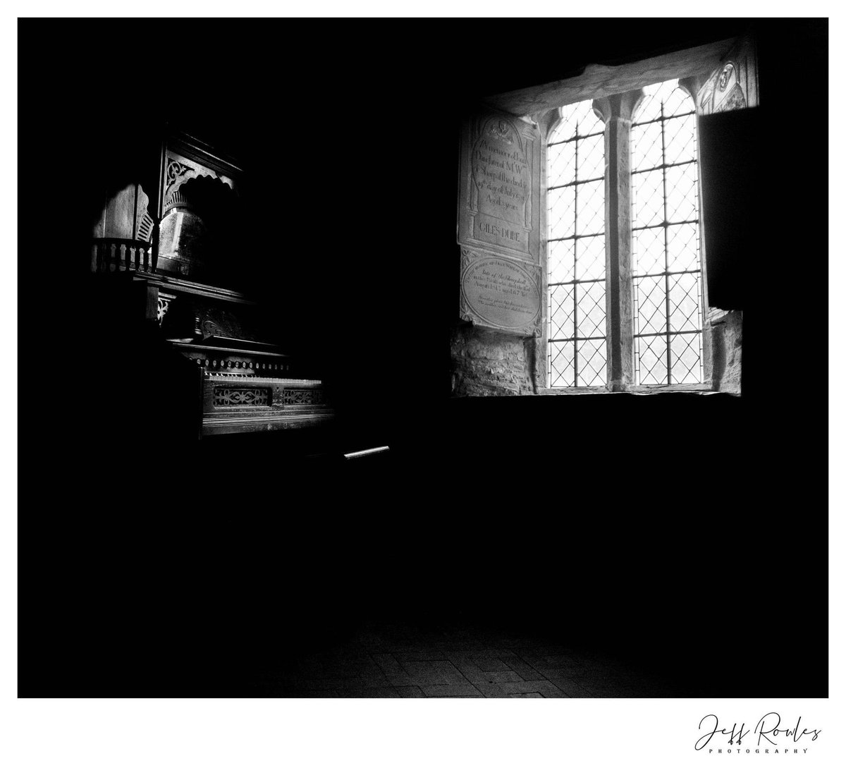 jeffrowles1's tweet photo. Inside Cwmyoy church before I headed off for a bit of Astrophotography for the first time. I converted this to black and white. #fsprintmonday #WexMondays https://t.co/MfMYal3jMp