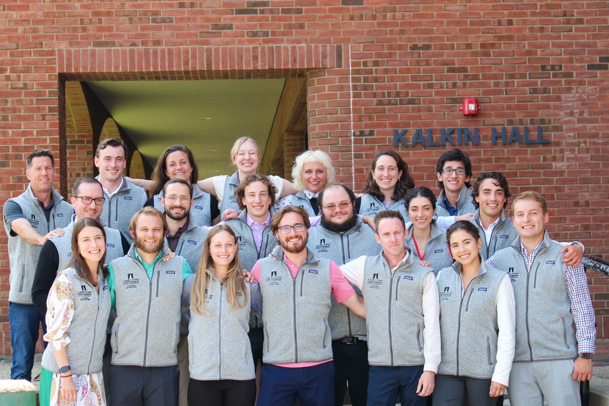 UVMBizSchool's tweet photo. On Friday @UVM_SI_MBA students presented their practicum projects of #sustainablebusiness ideas to a panel including host organizations such as @NASCAR, @JaipurRugs, @MAMAVA, @beamsuntory &amp; more. Next up: inauguration 8/5!🌟Learn more: https://t.co/LjO8oY16IP #UVMbiz #greenmba https://t.co/eSeLx07yHS