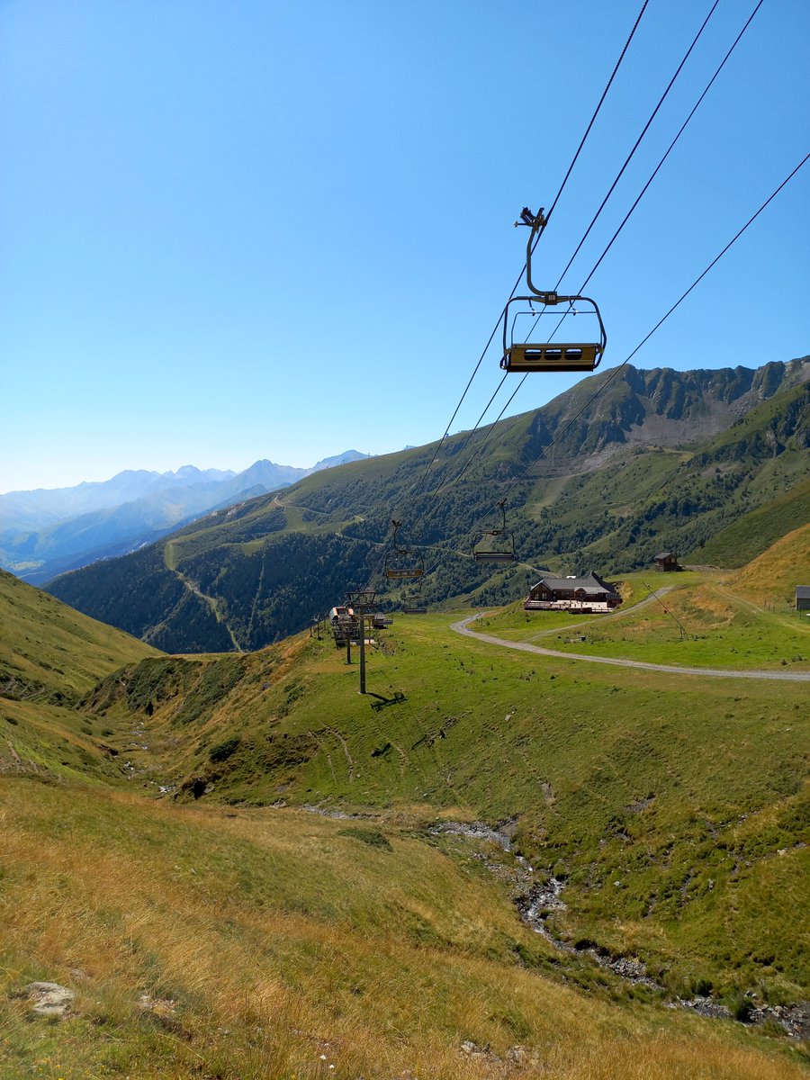 SaintLaryAlti's tweet photo. La piste Mirabelle en mode été a aussi son charme. Une randonnée sympathique pour redescendre du col du Portet.
#saintlary #altiservice #randonnee #colduportet https://t.co/hxQ5eNRM1U