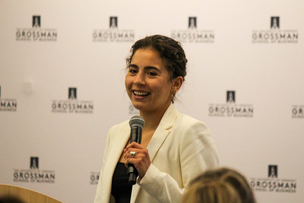 UVMBizSchool's tweet photo. On Friday @UVM_SI_MBA students presented their practicum projects of #sustainablebusiness ideas to a panel including host organizations such as @NASCAR, @JaipurRugs, @MAMAVA, @beamsuntory &amp; more. Next up: inauguration 8/5!🌟Learn more: https://t.co/LjO8oY16IP #UVMbiz #greenmba https://t.co/eSeLx07yHS