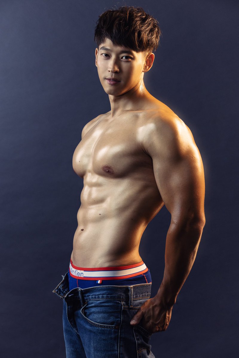 timothysphotos's tweet photo. 幫38人歲的雙娃人父拍的體態委託紀錄

真的會很多人跑去登記後母 https://t.co/V11ZzEwD3M