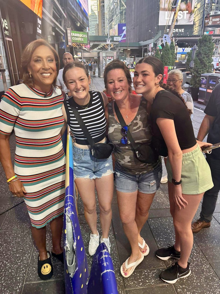Good Morning America!! <a href="/RobinRoberts/">Robin Roberts</a> <a href="/GMA/">Good Morning America</a>