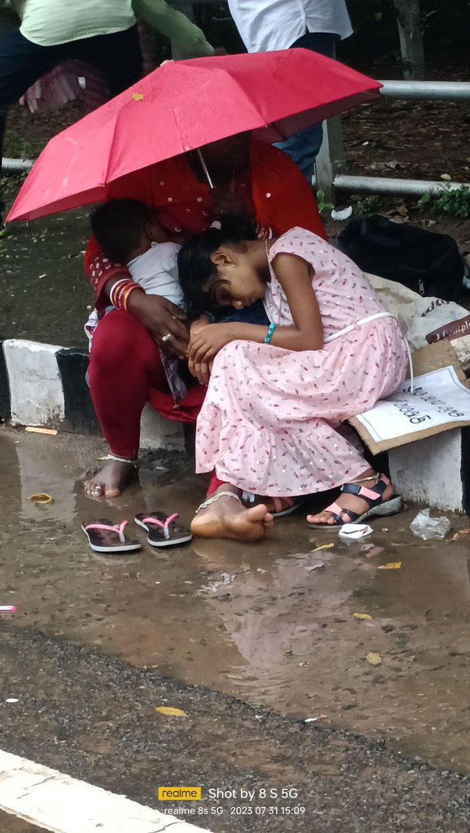 dashsunil90's tweet photo. @CMO_Odisha @MoSarkar5T @Vkpandianfancl1 @_anugarg @SecyChief @PradeepJenaIAS @dpradhanbjp @AprajitaSarangi @GovernorOdisha @PMOIndia @rashtrapatibhvn 🙏🏻Please abolish outsourcing system in Odisha and save our family take gd step for us.We are also people of odisha so pls think https://t.co/uSzSIDB3hS
