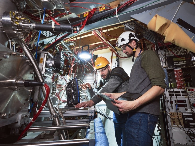 #ActualitéScientifique 🔎 | Des mesures ultra précises de la masse du noyau 'magique' d’indium 99 effectuées par la collaboration #ISOLTRAP au @CERN défient les modèles de physique nucléaire. 👉in2p3.cnrs.fr/fr/cnrsinfo/de…
