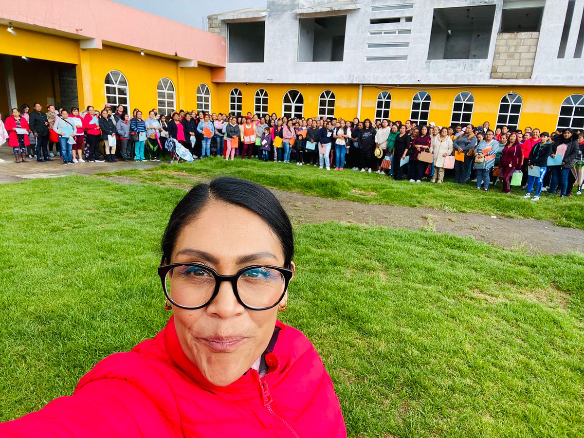 mirandakand's tweet photo. #MEXICALTZINGO #FAMILIAADM PARA SIEMPRE https://t.co/JgHh5NIyMi