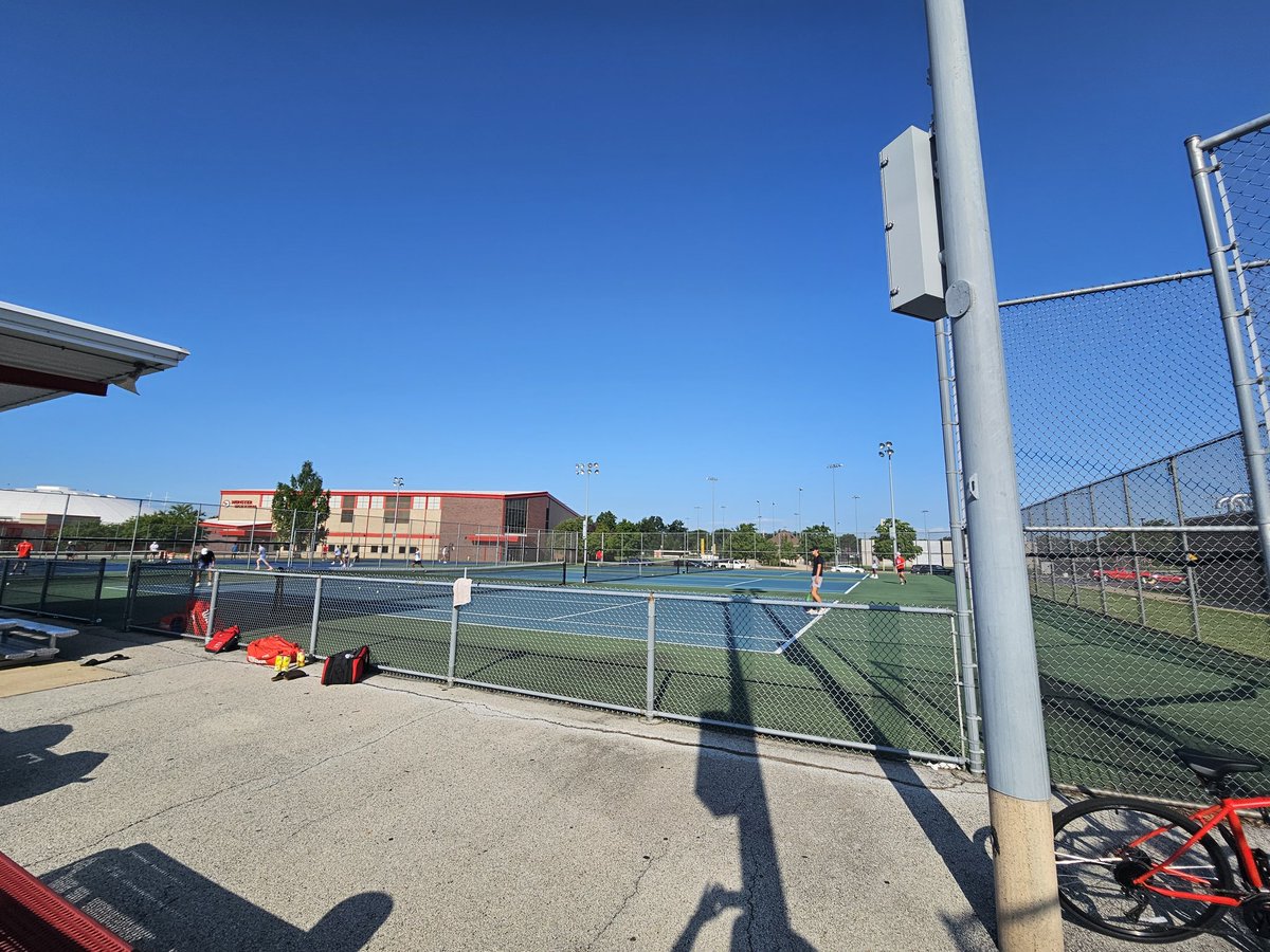 MUNSTERTENNIS's tweet photo. Opening day for the season.  Great day. https://t.co/MidlPfDL6v