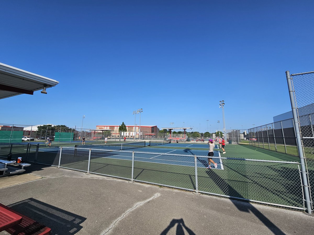 MUNSTERTENNIS's tweet photo. Opening day for the season.  Great day. https://t.co/MidlPfDL6v