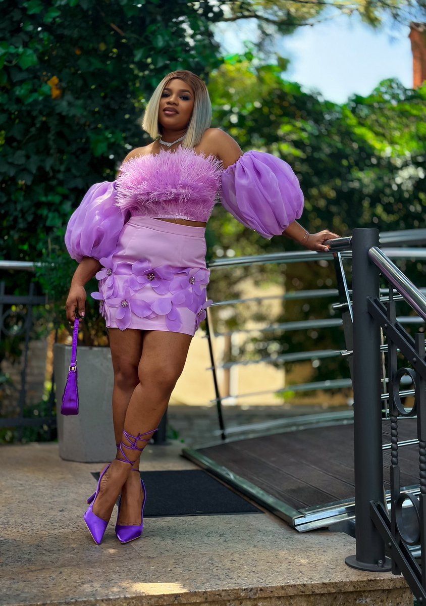 HeartOfGoId_'s tweet photo. Nigerian designers>> 🤩
Hey…Sugar 💜💜💜 https://t.co/te5qDekTES