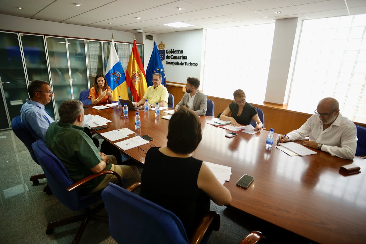 🏆Casa Rural Las Vigas se alza con el galardón a la Excelencia de los Premios de Turismo Islas Canarias.

👏El Hotel Riu Oliva Beach de Fuerteventura ha sido distinguido en la categoría de Proyección Internacional del Destino.
📎bit.ly/3OAYbJr