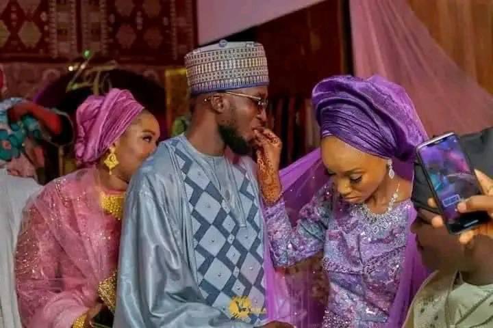 barakah_bello's tweet photo. Kun ga idan Yarinya tace ba tason Auren mutum, wlh a hakura kawai. Yanzu wannan bayan aure in ta mai yankan rago sai kuma aga laifin ta bayan Alamu sun nuna bata so https://t.co/Oxt8BrVPh7