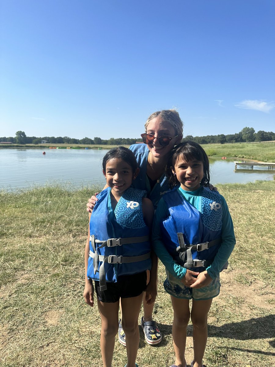 Andyfdz99's tweet photo. @lisdaceABS Thank you Mrs.Caballero for working with us and making this happen for the students 🧡 https://t.co/fHZ5reXHhz