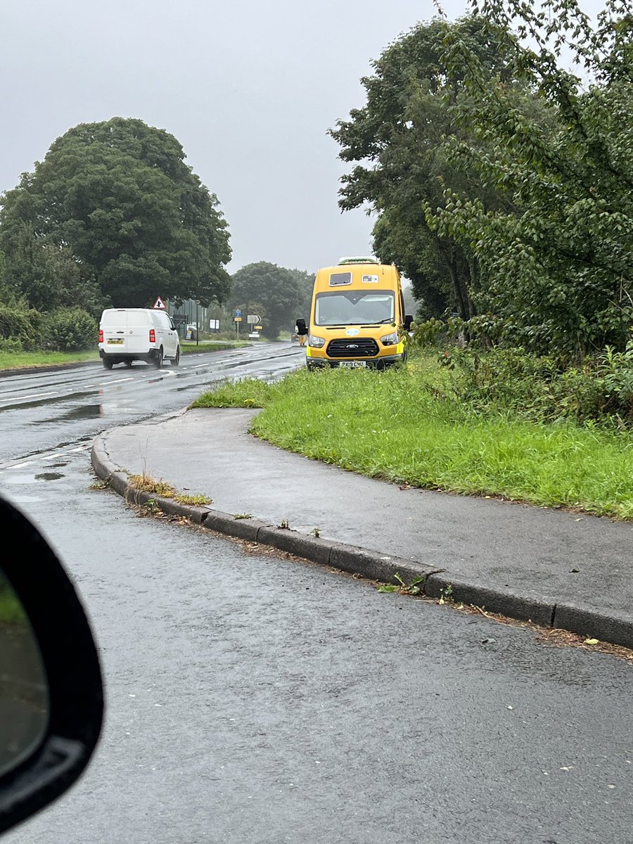 willowwacks's tweet photo. @Cumbriapolice And here it is parked right in the visibility splay , A6 Kendal . #safety 🤦‍♂️ https://t.co/1xXMAeHhic