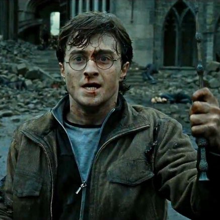 potterish's tweet photo. “Sabe, Harry, às vezes esqueço como vocês cresceu. Às vezes ainda vejo um menino que morava debaixo da escada”.
Feliz aniversário, Harry Potter! 🎉 https://t.co/RgYwhf437b