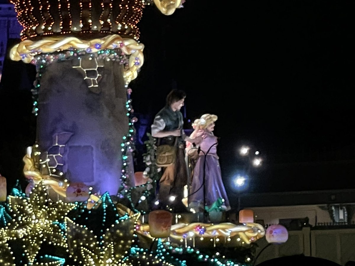 KNPEHEHKO___B's tweet image. It&apos;s a small worldとバッチリリンクしたメロディになり、ああ、やっぱり流石だなと(^^)

良いパレードでした(^^)

#Refresh2023