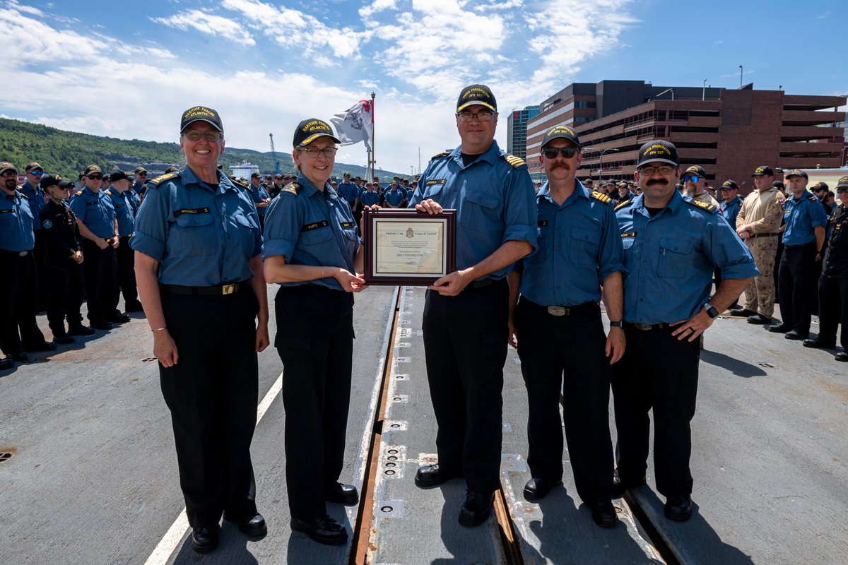 #HMCSFredericton was awarded this year’s Admiral’s Cup for excellence. During a stop-over in St John’s, NL, while returning from #OpReassurance, RAdm Kurtz and CPO1 Mondelli embarked the ship to present the award to the Command Team and ship’s company. #BravoZulu!