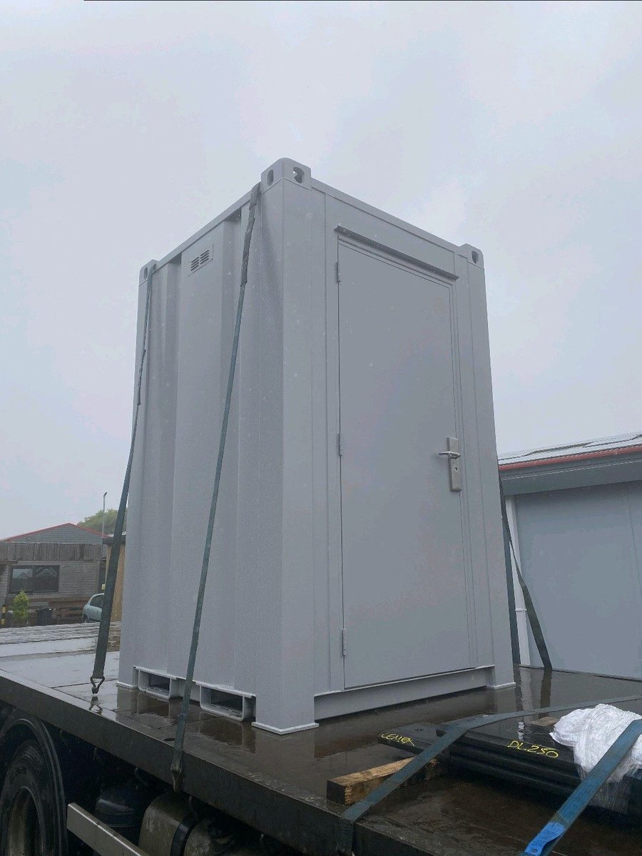 SpacemakerMod's tweet image. Our anti vandal units don't have to be big in size! whatever size your business requires we can accommodate just like this 1.5 x 1.5m unit fully lined out we have just finished for our customer completed with fork lift pockets for ease of transport.
