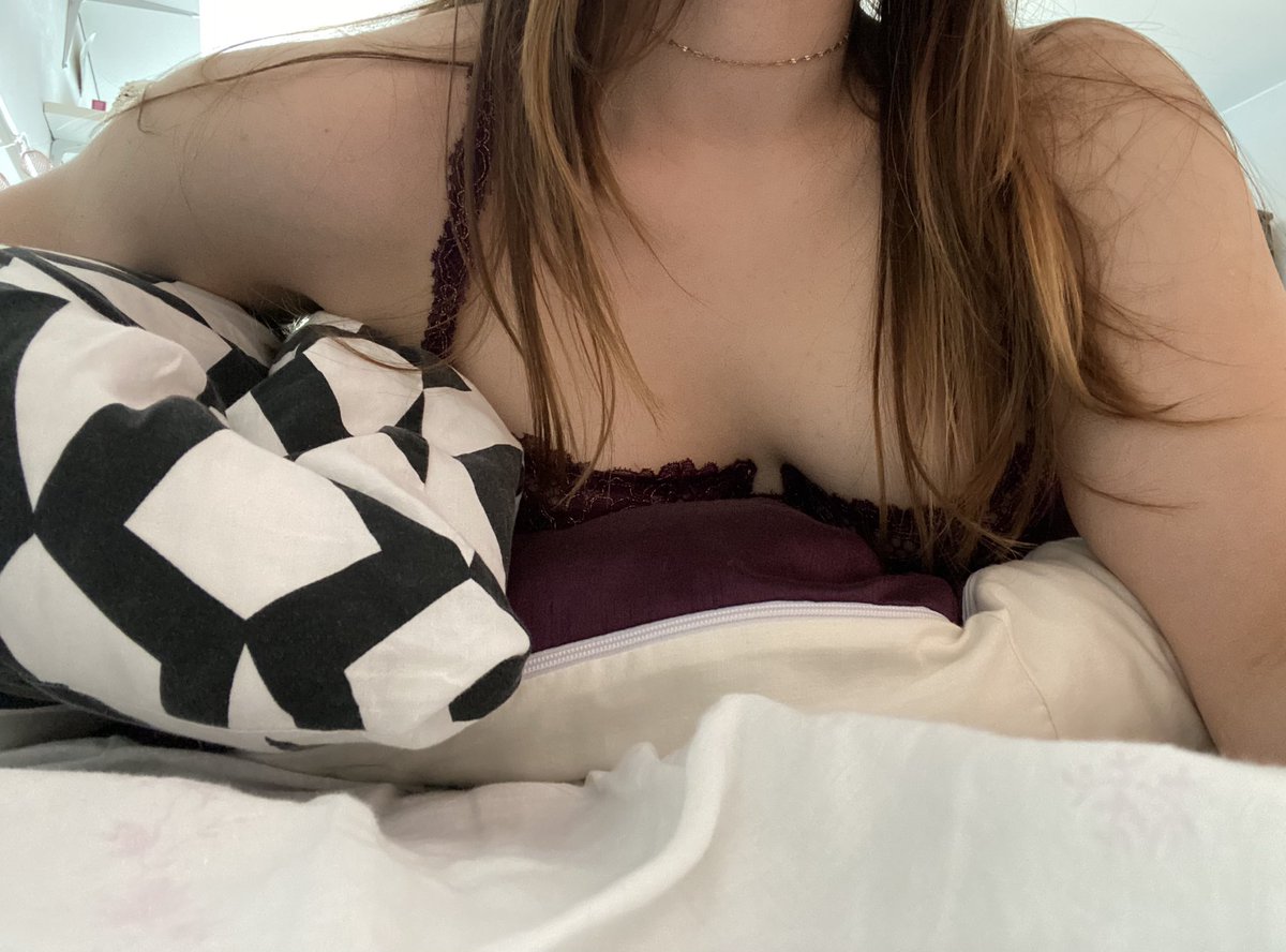 useetrixie's tweet photo. I’m active NOW and answering ALL dms ❤️

https://t.co/pVpbInEOTN https://t.co/qMnaYCRboK
