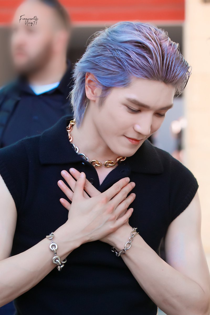 ForeverYong71's tweet photo. 230624

LOEWE SS24 Men's Runway Show🌹

#태용
#テヨン 
#TAEYONG 
#TAEYONGxLOEWE 
#TAEYONGLoeweGBA https://t.co/wBNcgTrKXP