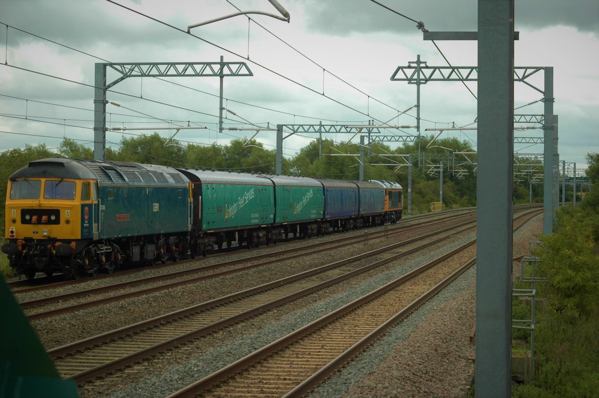 ETrainspotting's tweet image. Photted in the morning, I'm counting it. Some #MondayMorningBlues from Isham and without any noise we see 69008 and 47749 on 5Z51 Leicester LIP - Bournemouth T&amp;amp;R.S.M.D. Nice to see 749 again as well. #Duffwatch #Gridwatch @C56G2 @GBRailfreight