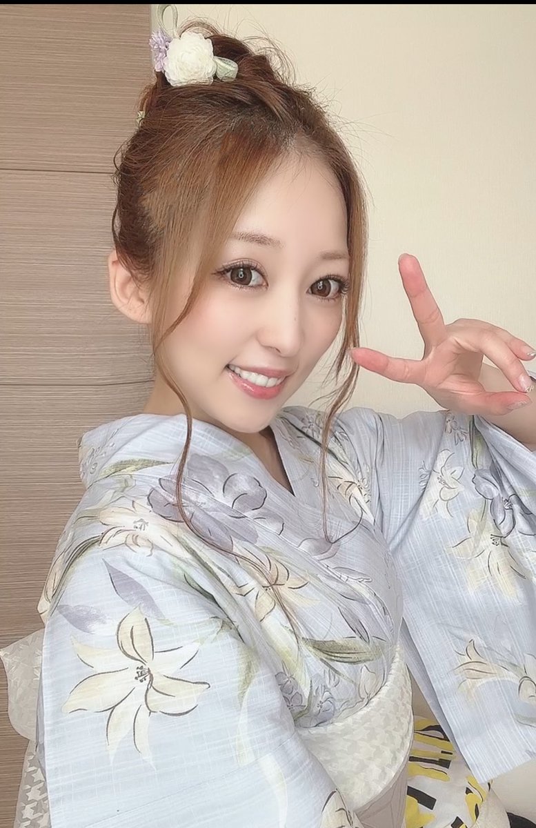 夏ですね(゜▽゜)

赤い浴衣はやめろ頭をクルクルパーにするななどと伝授された結果こちらで(゜▽゜)
よろしくぅ！≡⊂( ^-^)⊃