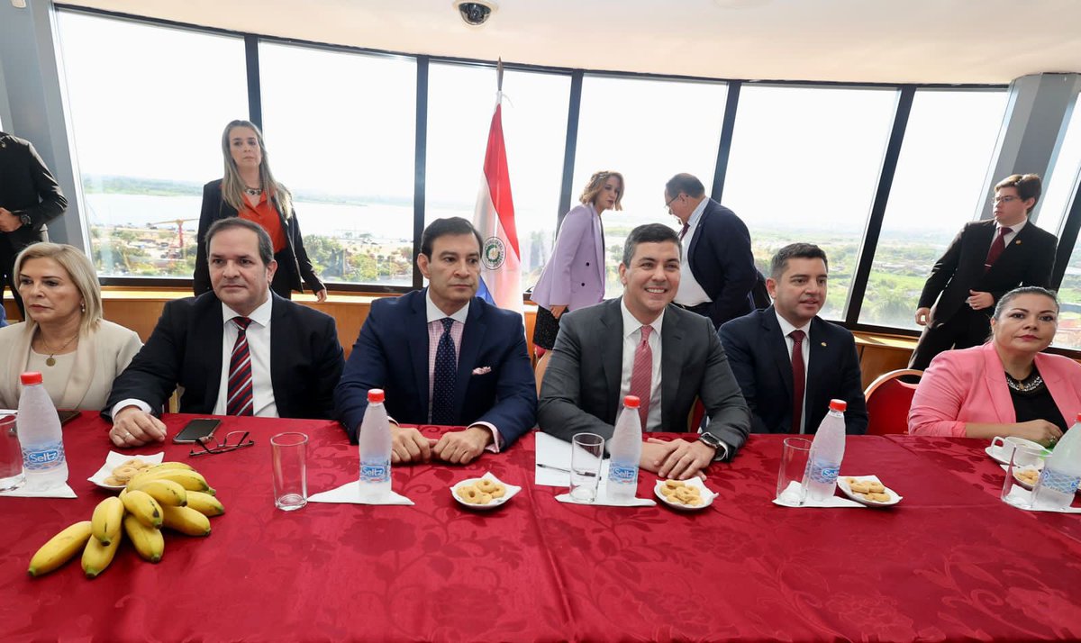 Santiago Peña tweet media