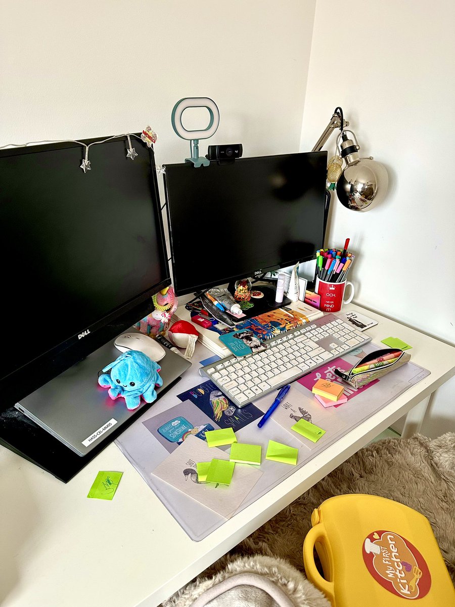 Back to work tomorrow &amp; I’m pretty sure this is not how I left my desk… Who’s been sitting in my chair? 🐻🐻🐻👧🏻 #Monday #Glasgow #Holidays