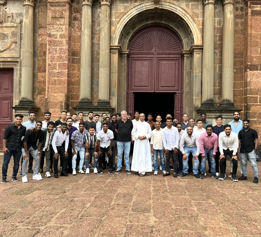 FCGoaOfficial's tweet photo. Reviving old traditions and seeking blessings 🙏🏻⚽️✨ https://t.co/WWAHebPUuJ