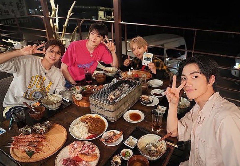 riizefolder's tweet image. IT’S TIME! 🔔
finally, we will be able to meet RIIZE in just an hour, and we can’t wait! 

drop the hashtags + tagline👇

RIIZE IS HERE
#WelcomeRIIZE
#RIIZE_RevealParty 
#RIIZE #라이즈